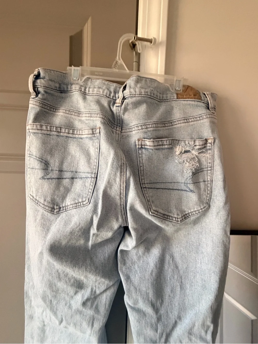 American Eagle Outfitters Light Blue Distressed Stretch Highrise Straight Jeans
